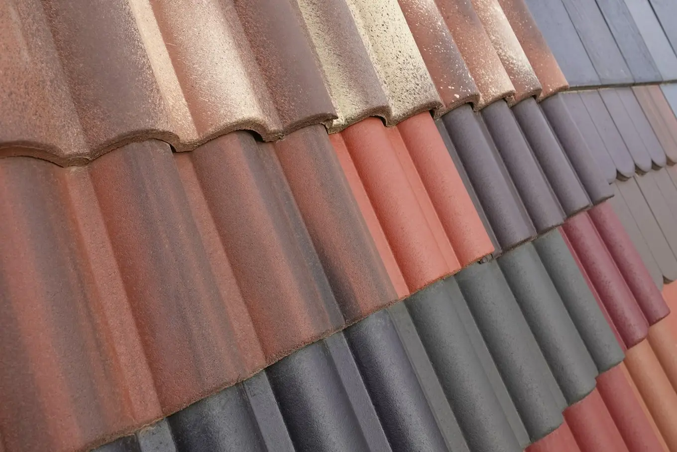 różne dachówki ceramiczne