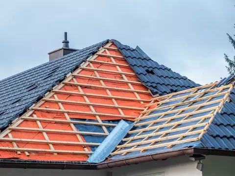 dachówki na dachu